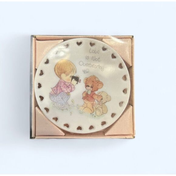 1993 Precious Moments “Love is not overbearing” plate with stand - Picture 1 of 8